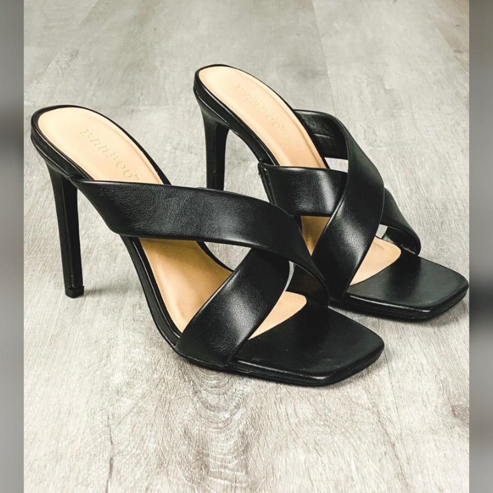 Bamboo Evermore Square Toe Heels